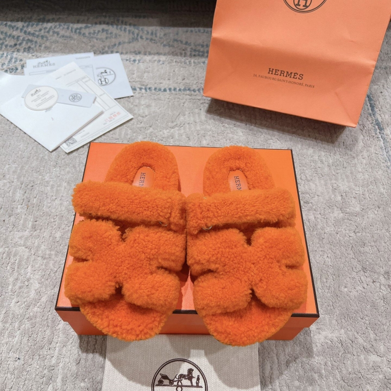 H**mes slippers